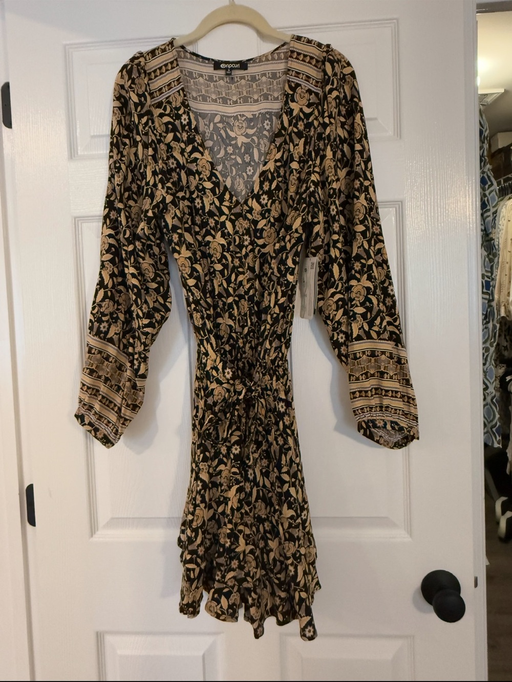 NWT Rip Curl Black and Tan Floral Wrap Dress